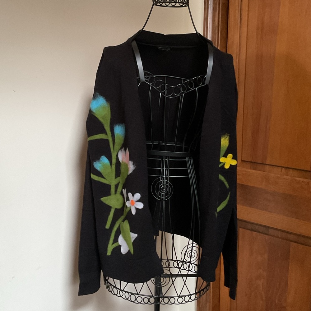 Black Floral Women's Cardigan by Aaeda - Size Medium - Picture 2 of 6